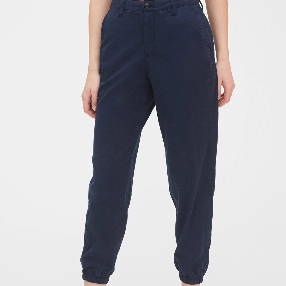 GAP - Khaki Jogger; Size 6